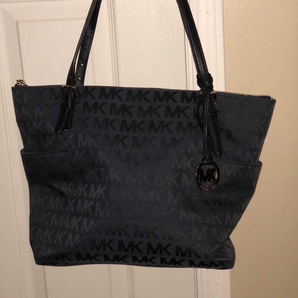 🚫SOLD🚫Micheal Kors Logo tote